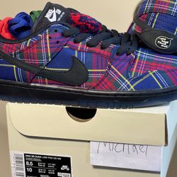 DS Brand New Nike SB Dunk Low Nardwuar Size 8.5