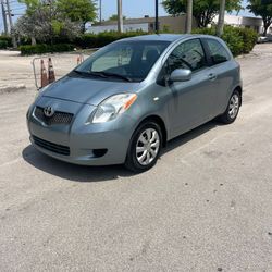 Toyota Yaris 2008 Título Limpio 