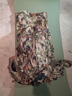 Sitka Mountain Hauler 4000 – Excellent Condition – Includes Osprey Rain Cover