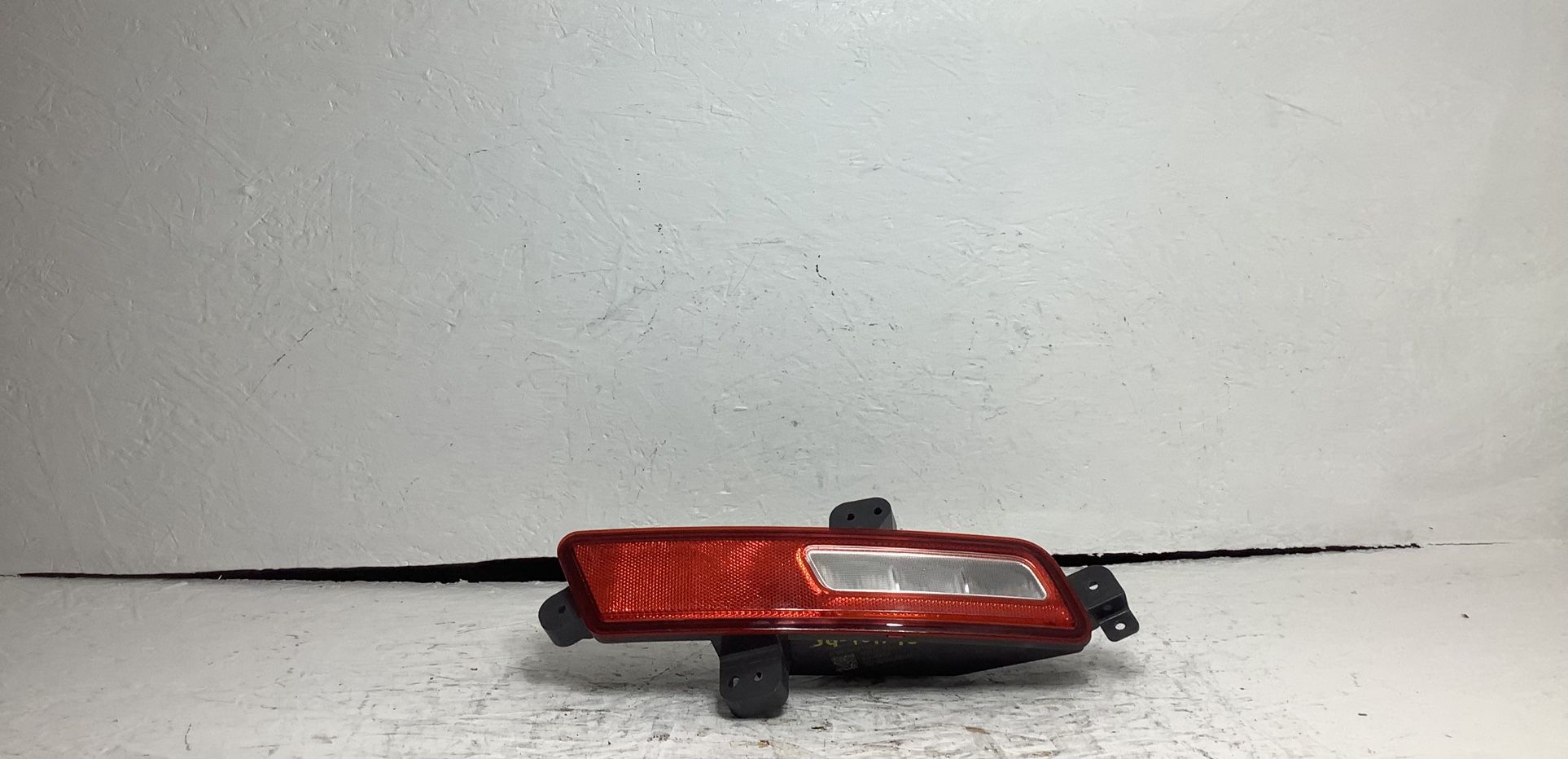 2022 2023 Jeep Wagoneer rear bumper right reflector (1CC)