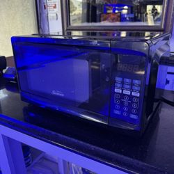 Working Sunbeam Microwave – Clean & Reliable