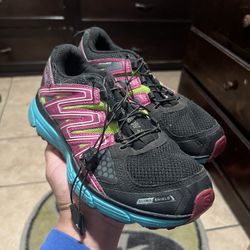 Salomon Trail Size 7