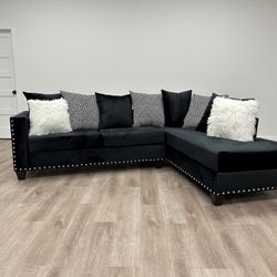 Black Velvet Sectional. Brand New. 