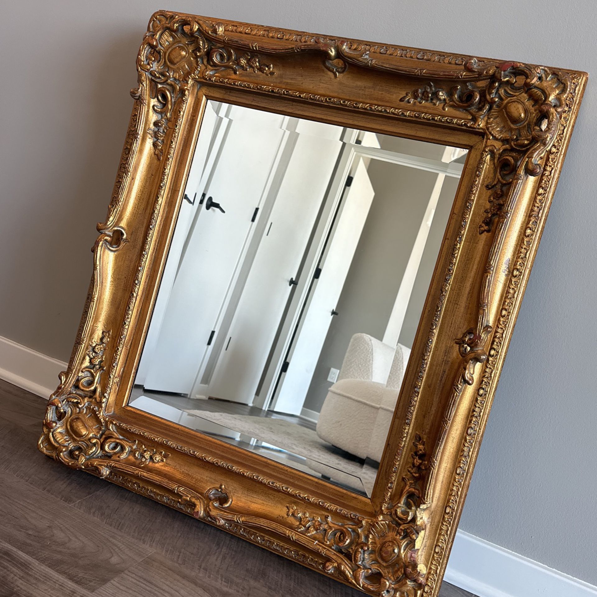 Beautifully Crafted Antique Mirror 