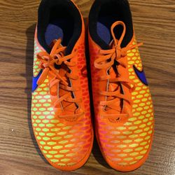 Nike Soccer Shoes Size US 2 Youth