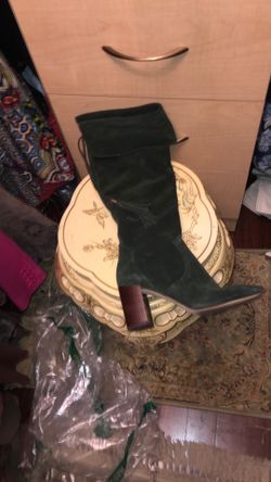 Karl Lagerfeld Tall Dark Green https://offerup.com/redirect/?o=Qm9vdHMuOS5OZXc=