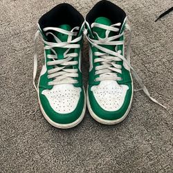 Air Jordan 1 Color: Green  Size: 7US