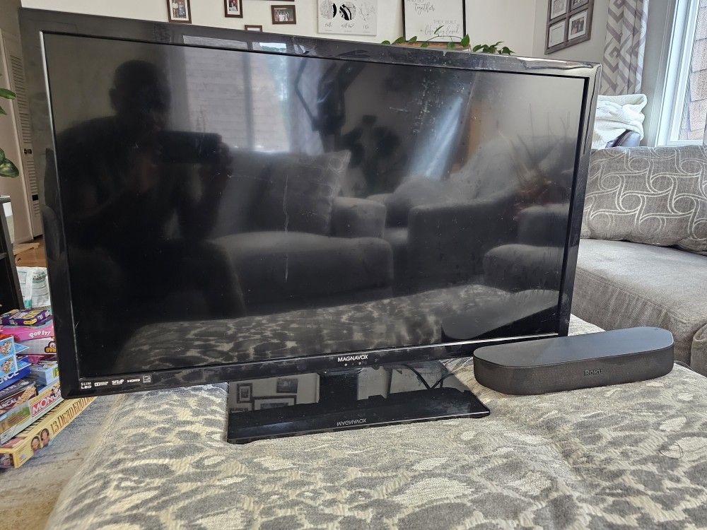 Magnavox 32" With Roku