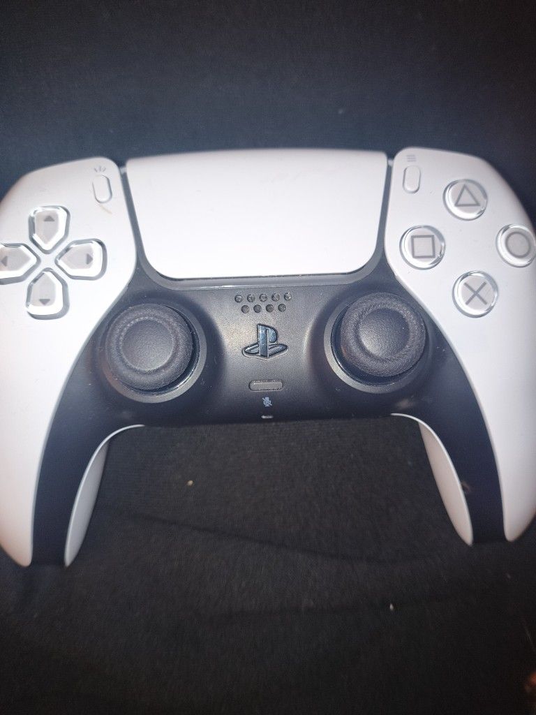 PS5 controller