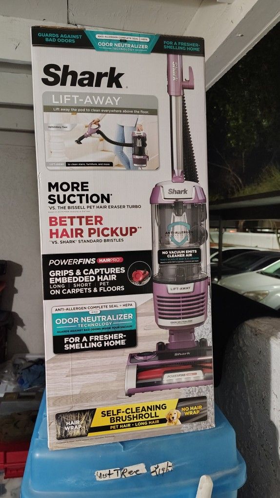 Shark Lift Away With Power Fins Hair Pro And Older Neutralizer Technology Upright Multi-surface Vacuum Zd550
