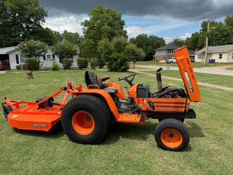 Kubota tractor b8200
