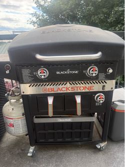 Blackstone 28" Patio Griddle with Air Fryer 2 -Burner Liquid propane Flat Top Grill