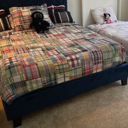 Full Size blue Bed