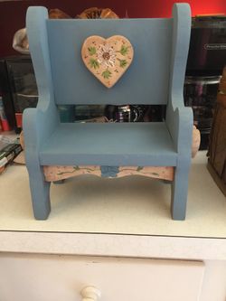 Wood heart doll chair