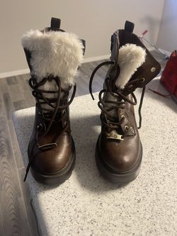 Brown Heals / Boots 