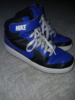 Nikes Size 6Y Kids
