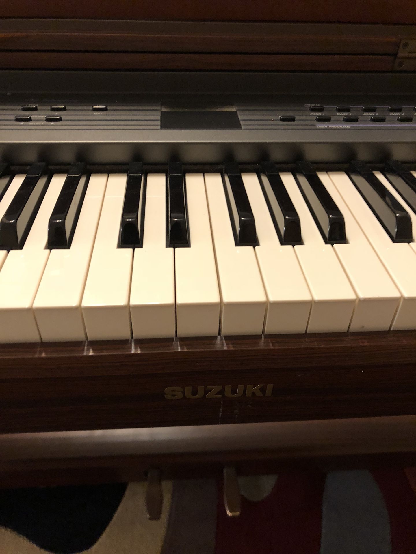 Suzuki Model SCP-88 88-Key Digital Composer Piano with Effects and