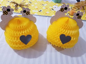 Honey bees birthday decor