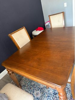Dinning room table
