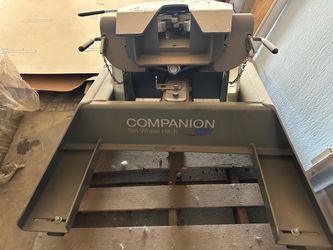 B&W Companion 5th Wheel Hitch