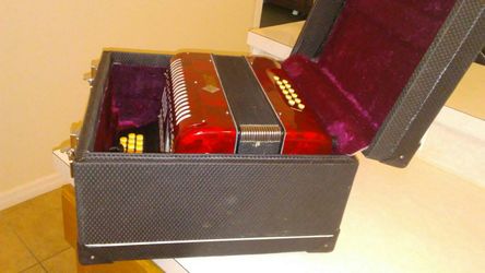 Mirage accordion for Sale in Davenport FL OfferUp