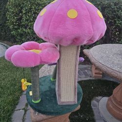 Cat Stand