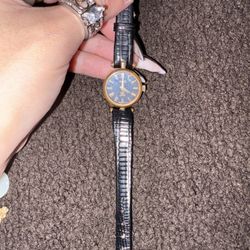 Women’s Gucci Antique Watch Size 11