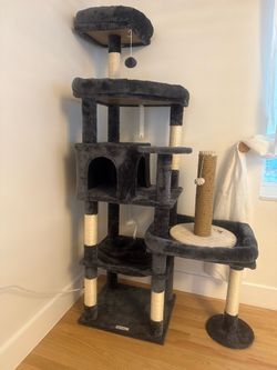 Tall cat treehouse