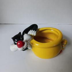 Warner Brothers Looney Tunes Sylvester & Tweety CERAMIC PLANTER Collectible Bowl
