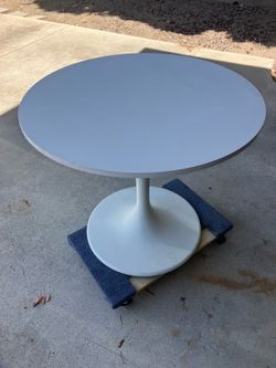 IKEA Docksta Table