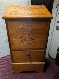 Hand Mand Taters & Onions Oak Cabinet