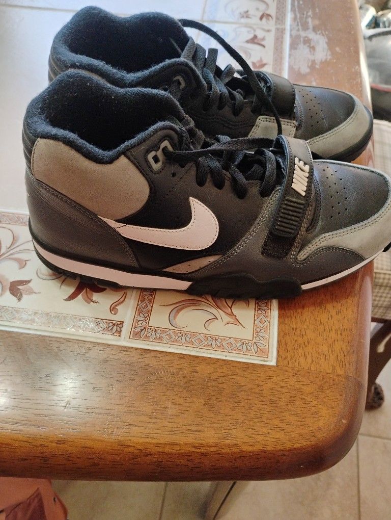 Nike 8-8.5 Cross Trainer's