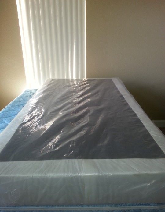 queen size new box springs can deliver