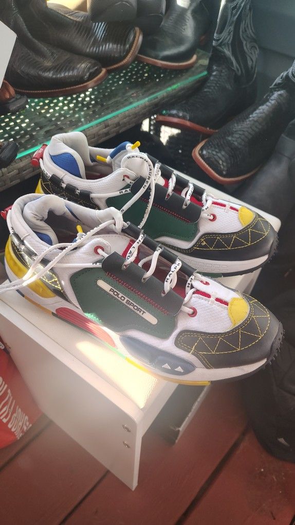 Men's shoes, used but in good condition