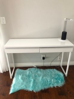 White Desk w/drawers