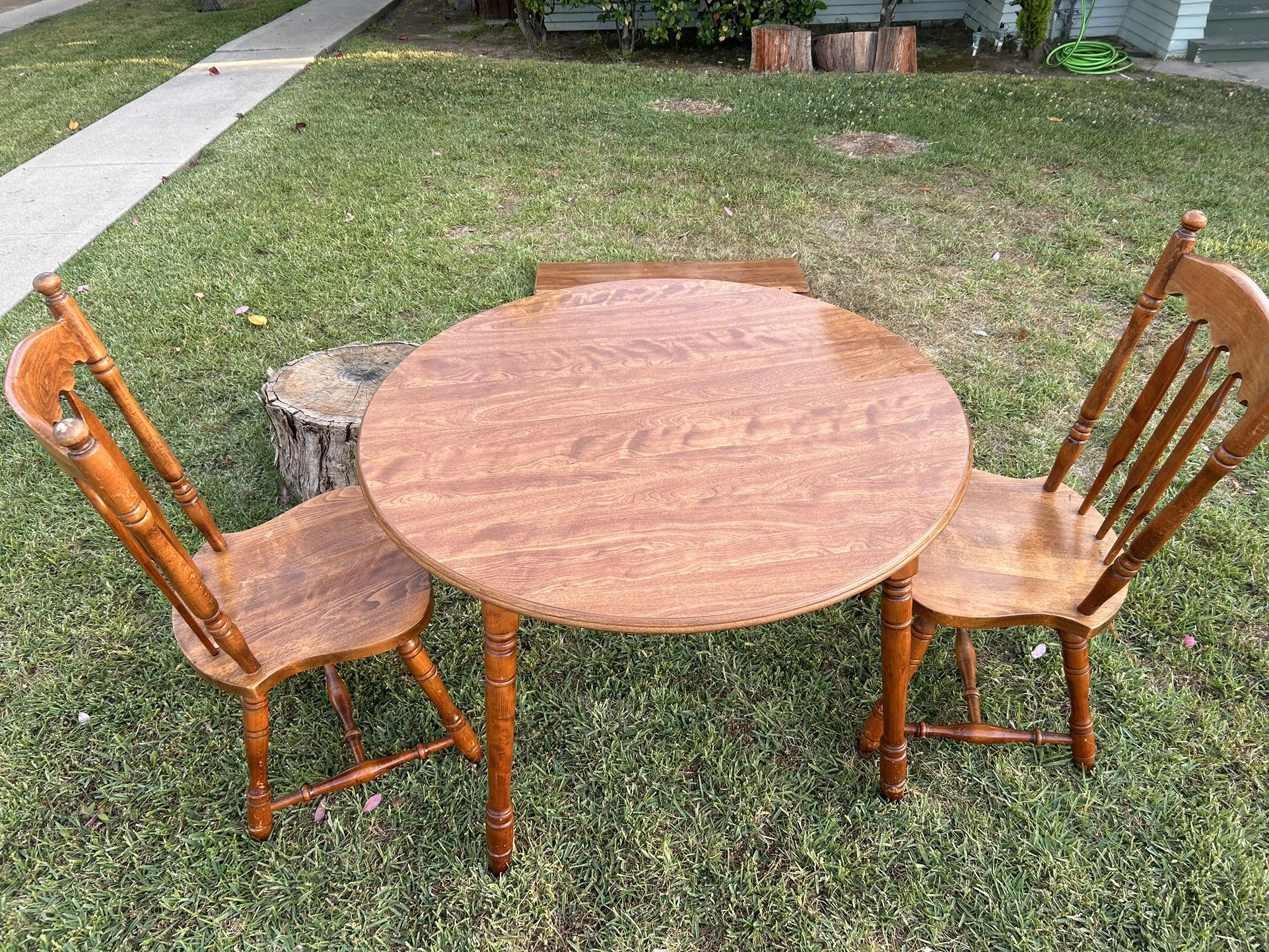 Kitchen Table & Chairs
