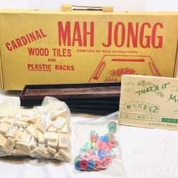 Vintage 1960’s Cardinal Mah-Jongg Set