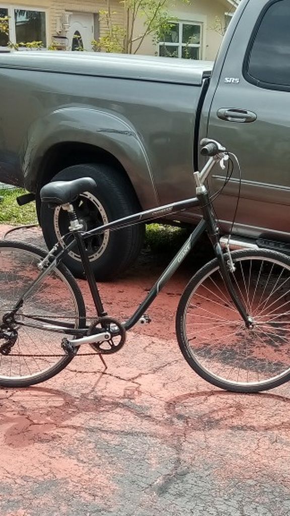 Giant Cypress Hybrid Bike