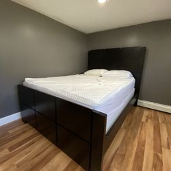 Queen head and footboard