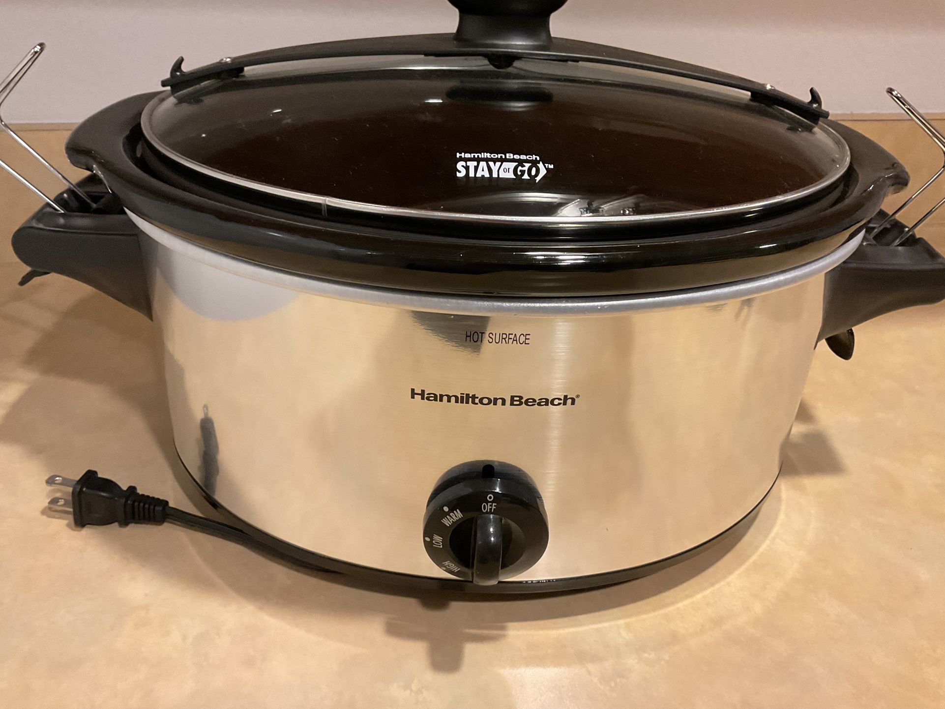 Large Crockpot 6 Qu. New