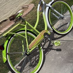 26" Huffy Panama Jack Women's Cruiser Bike, White/Green Beauty 