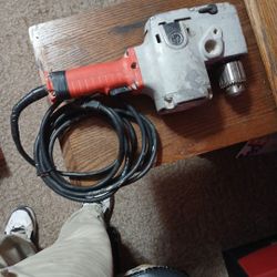 MILWAUKEE 1675-6 120V AC 1/2-inch Hole-Hawg Drill 300/1200 RPM