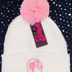 🌸💕🪩🎀🌷✨BARBIE WHITE⚪️PINK💕🌸💕BEANIE HAT GRAPHIC W: POM POM🪩🎀💕🌸⚪️🌷💕✨