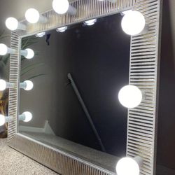 New Beauty Lighted Mirror 