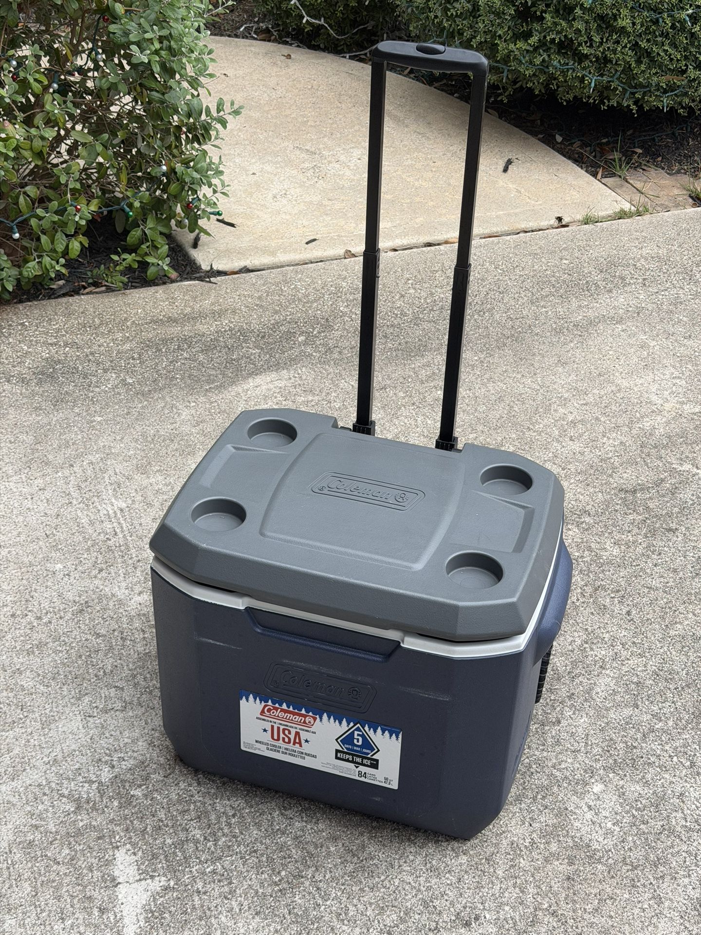 Coleman 84-Can Wheeled Cooler, 5-Day Ice Retention, Cup Holders