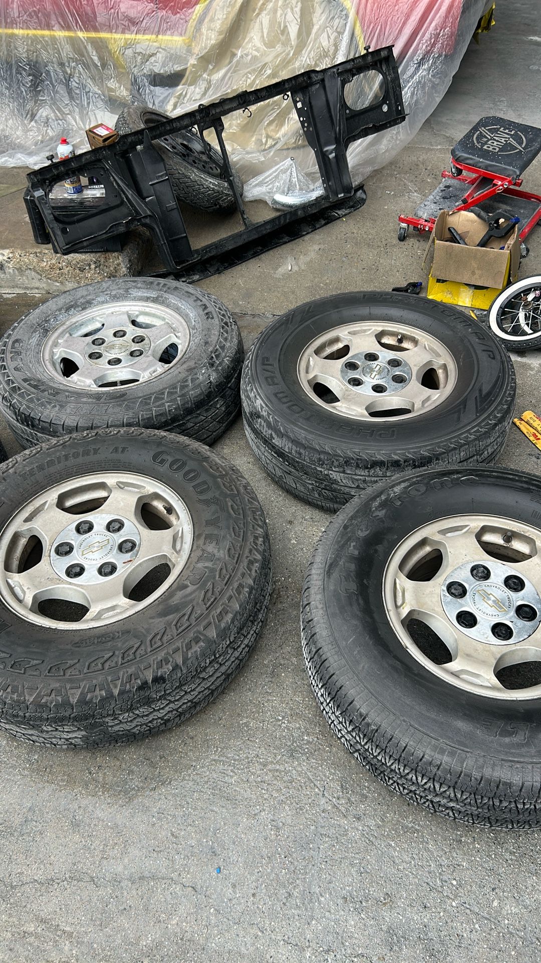 Silverado Tahoe Sierra Avalanche Rims And Tires $80