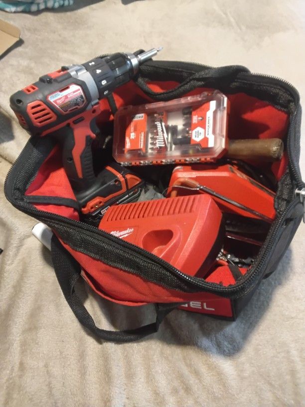 Milwaukee M12 Fuel Tool Bag