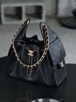 Luxury Quilted Chain Shoulder Bag – Black & White