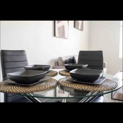 Dining Table & Chairs 