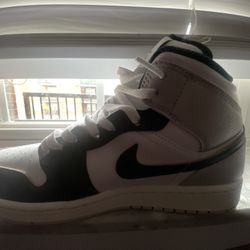 Jordan 1 Highs 8.5 